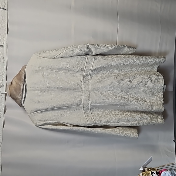 Xhilaration  Cream Brocade Coat Sz 2XT Like New - Picture 4 of 5
